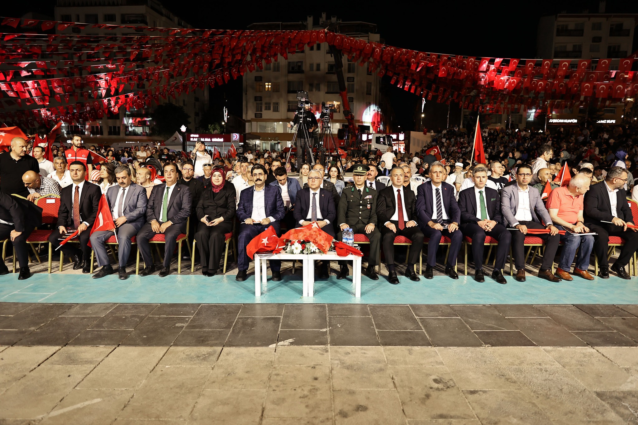 15 Temmuz nedeniyle yürüyüş ve Anma programı düzenlendi 15 Temmuz nedeniyle yürüyüş ve Anma programı düzenlendi