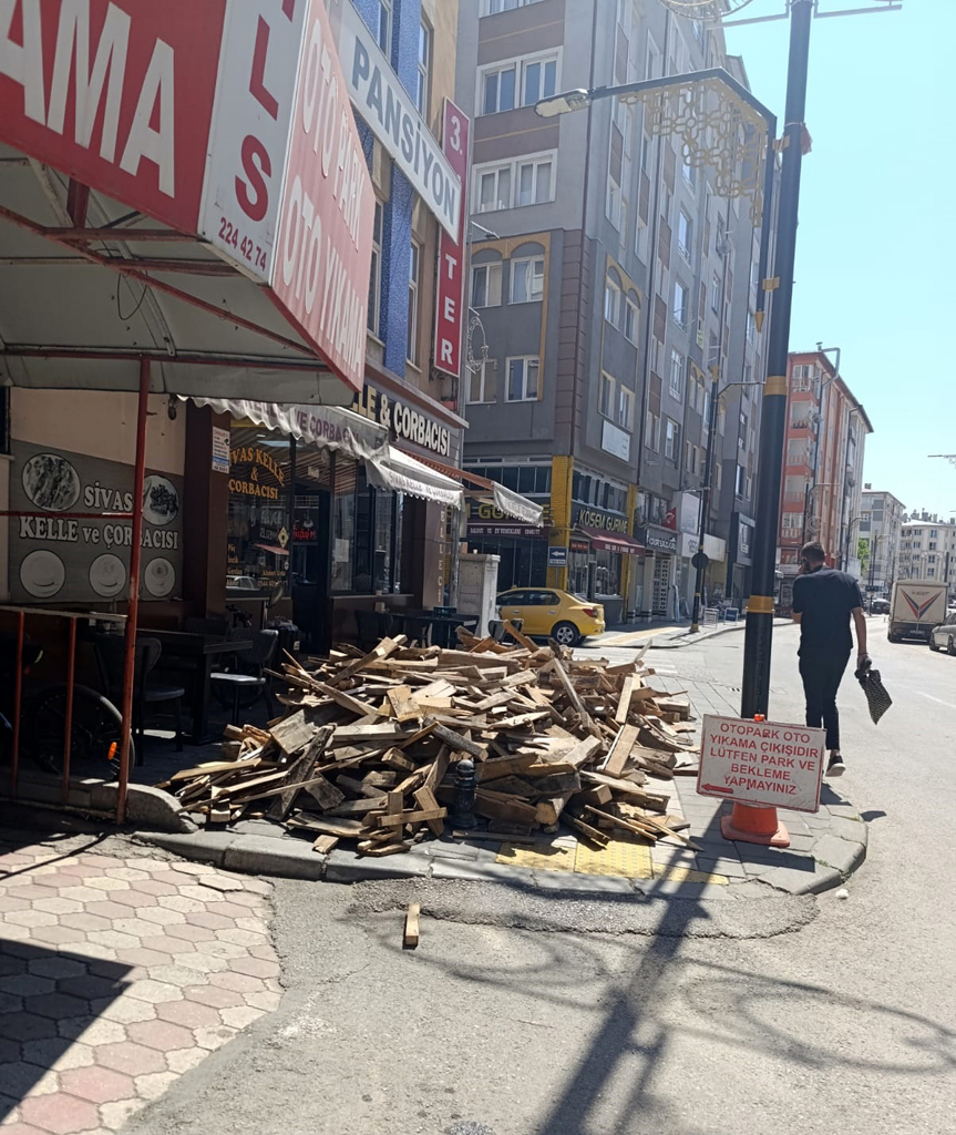 KALDIRIM İŞGALİNE 1 MİLYON TL’Yİ AŞAN CEZA KALDIRIM İŞGALİNE 1 MİLYON TL’Yİ AŞAN CEZA