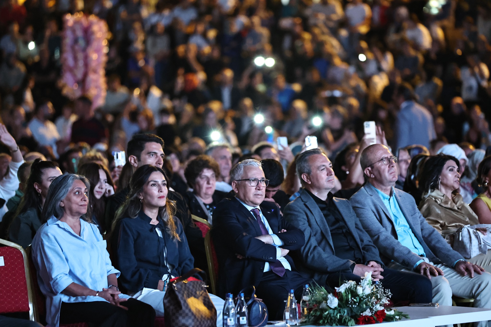 Şair Yazar Ahmet Selçuk İlkan Enver Merallı ve Aydın Sarman müzik ziyafeti verdi Şair Yazar Ahmet Selçuk İlkan Enver Merallı ve Aydın Sarman müzik ziyafeti verdi