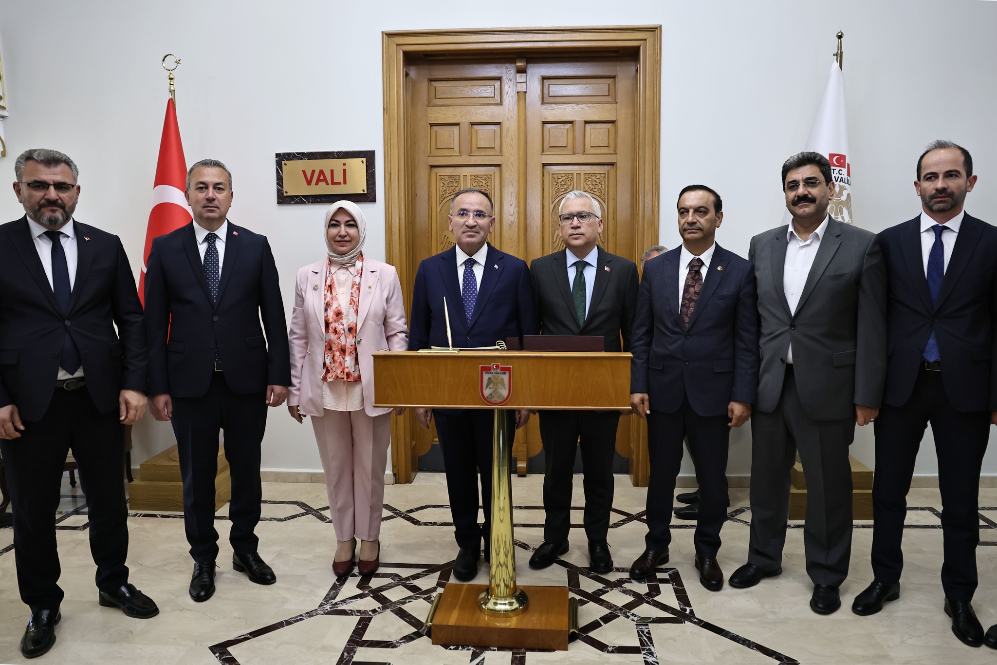 TBMM Başkanvekili Bekir Bozdağ Sivas’a Geldi TBMM Başkanvekili Bekir Bozdağ Sivas’a Geldi