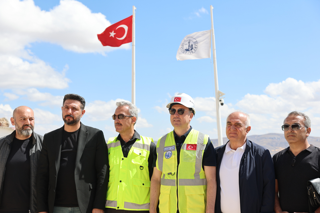 TECER TAŞ OCAĞINDA İLK PATLAMA GERÇEKLEŞTİRİLDİ… TECER TAŞ OCAĞINDA İLK PATLAMA GERÇEKLEŞTİRİLDİ…