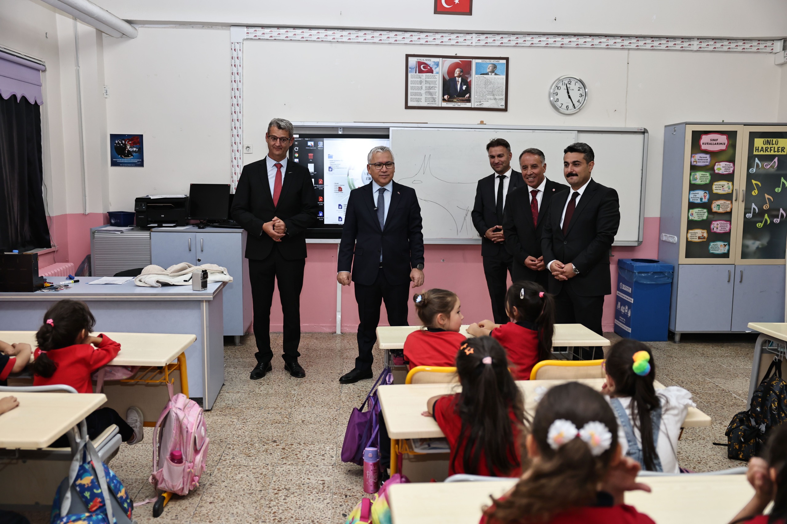 İlköğretim Haftası Coşkuyla Kutlandı İlköğretim Haftası Coşkuyla Kutlandı