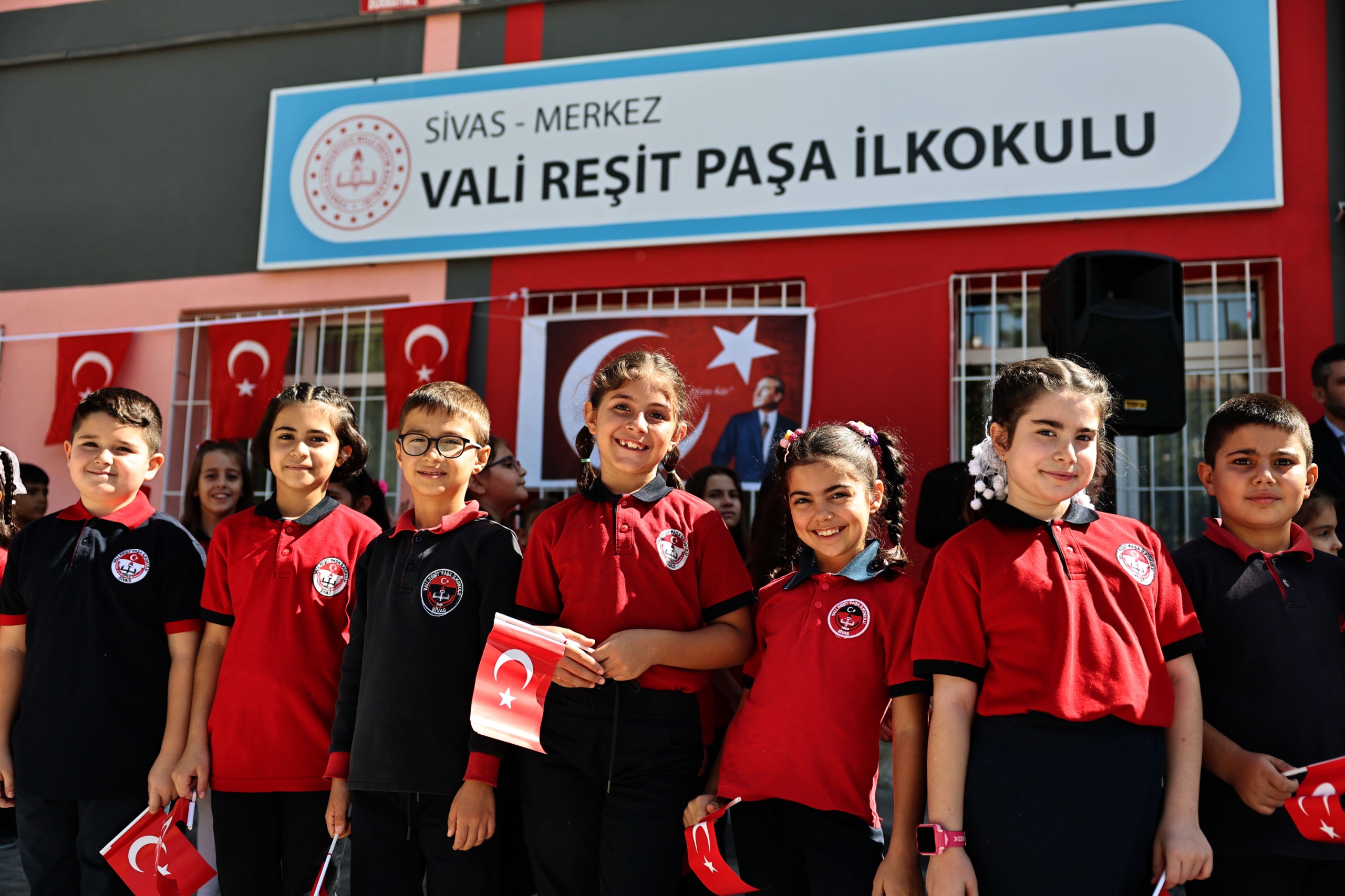 İlköğretim Haftası Coşkuyla Kutlandı İlköğretim Haftası Coşkuyla Kutlandı