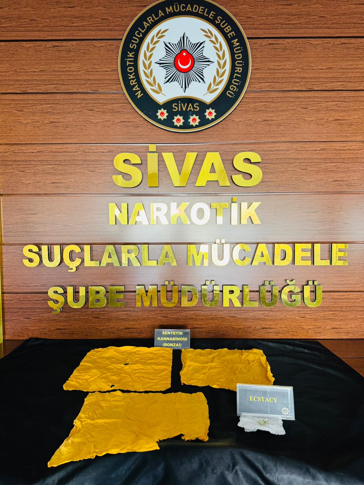 NARKOTİK SUÇLARLA MÜCADELE ŞUBE MÜDÜRLÜĞÜNCE YAPILAN OPERASYONDA NARKOTİK SUÇLARLA MÜCADELE ŞUBE MÜDÜRLÜĞÜNCE YAPILAN OPERASYONDA