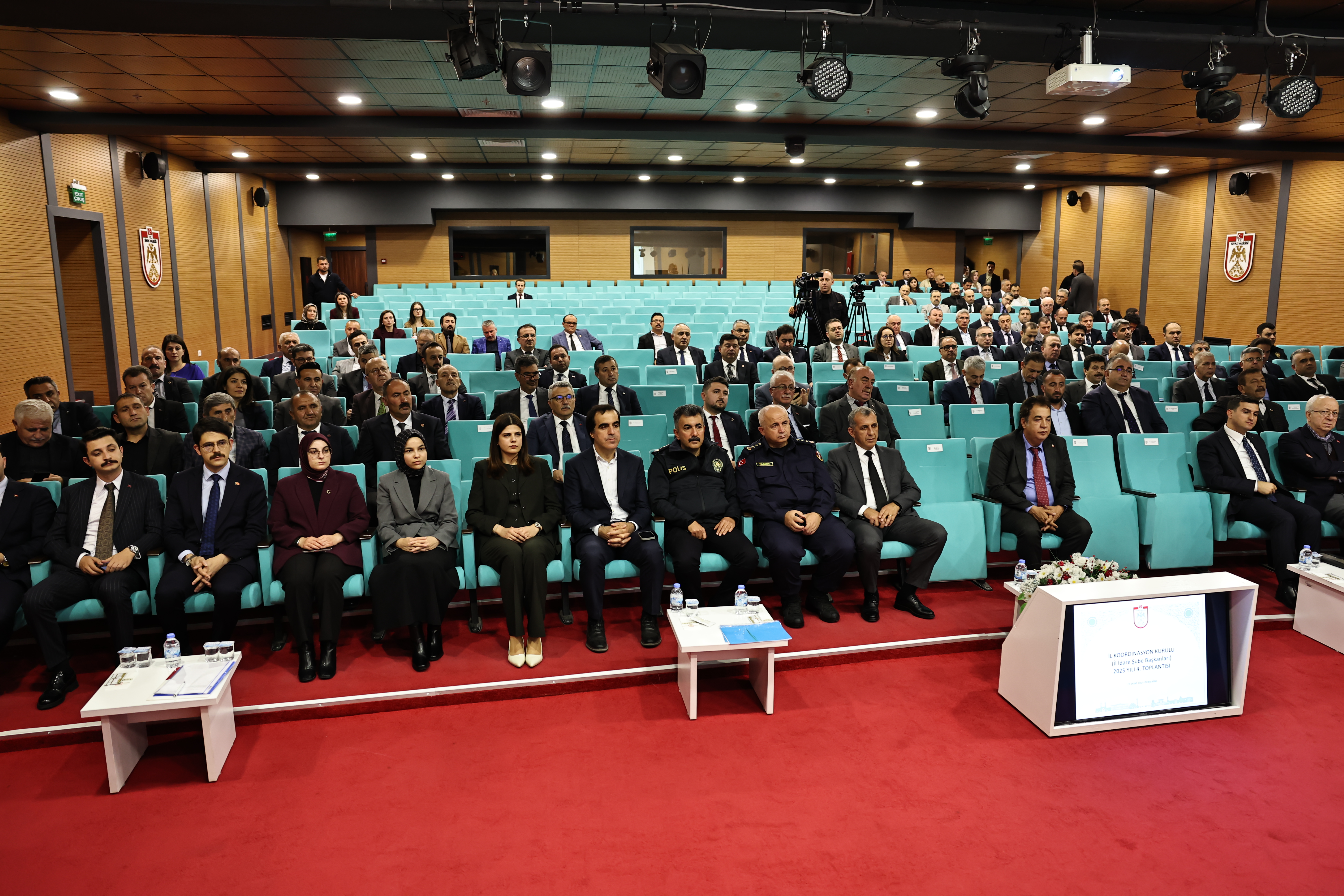 İl Koordinasyon Kurulu 2025 Yılının Son Toplantısı Gerçekleştirildi İl Koordinasyon Kurulu 2025 Yılının Son Toplantısı Gerçekleştirildi