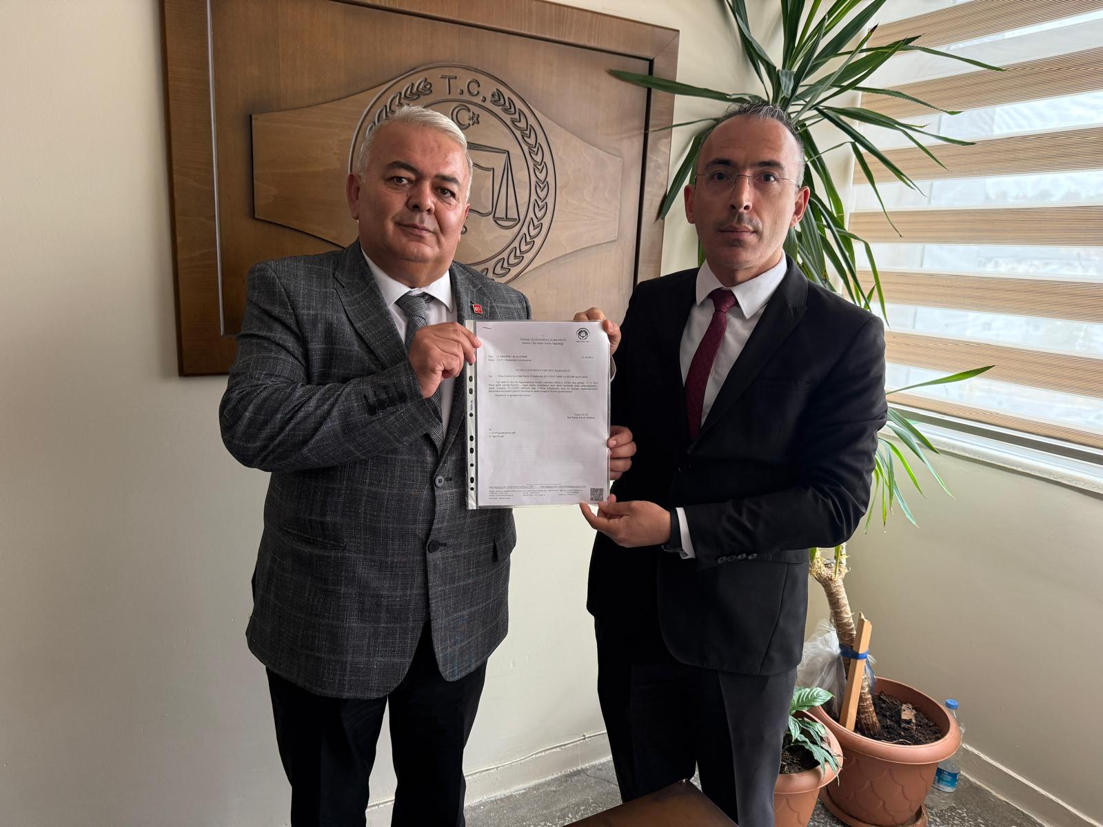 Cumhuriyet Halk Partisi Sivas İl Başkanlığında Gazi Doğan Yılmaz Coşkun'a görevi devretti Cumhuriyet Halk Partisi Sivas İl Başkanlığında Gazi Doğan Yılmaz Coşkun'a görevi devretti