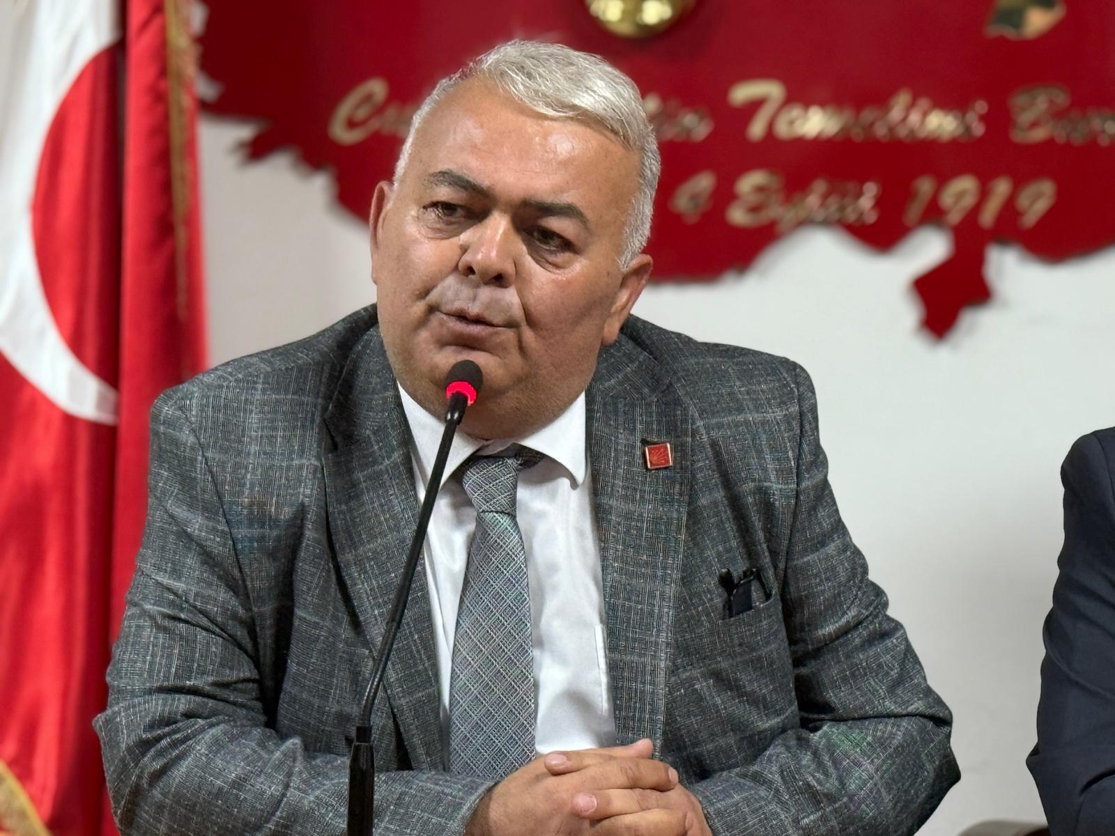 Cumhuriyet Halk Partisi Sivas İl Başkanlığında Gazi Doğan Yılmaz Coşkun'a görevi devretti Cumhuriyet Halk Partisi Sivas İl Başkanlığında Gazi Doğan Yılmaz Coşkun'a görevi devretti