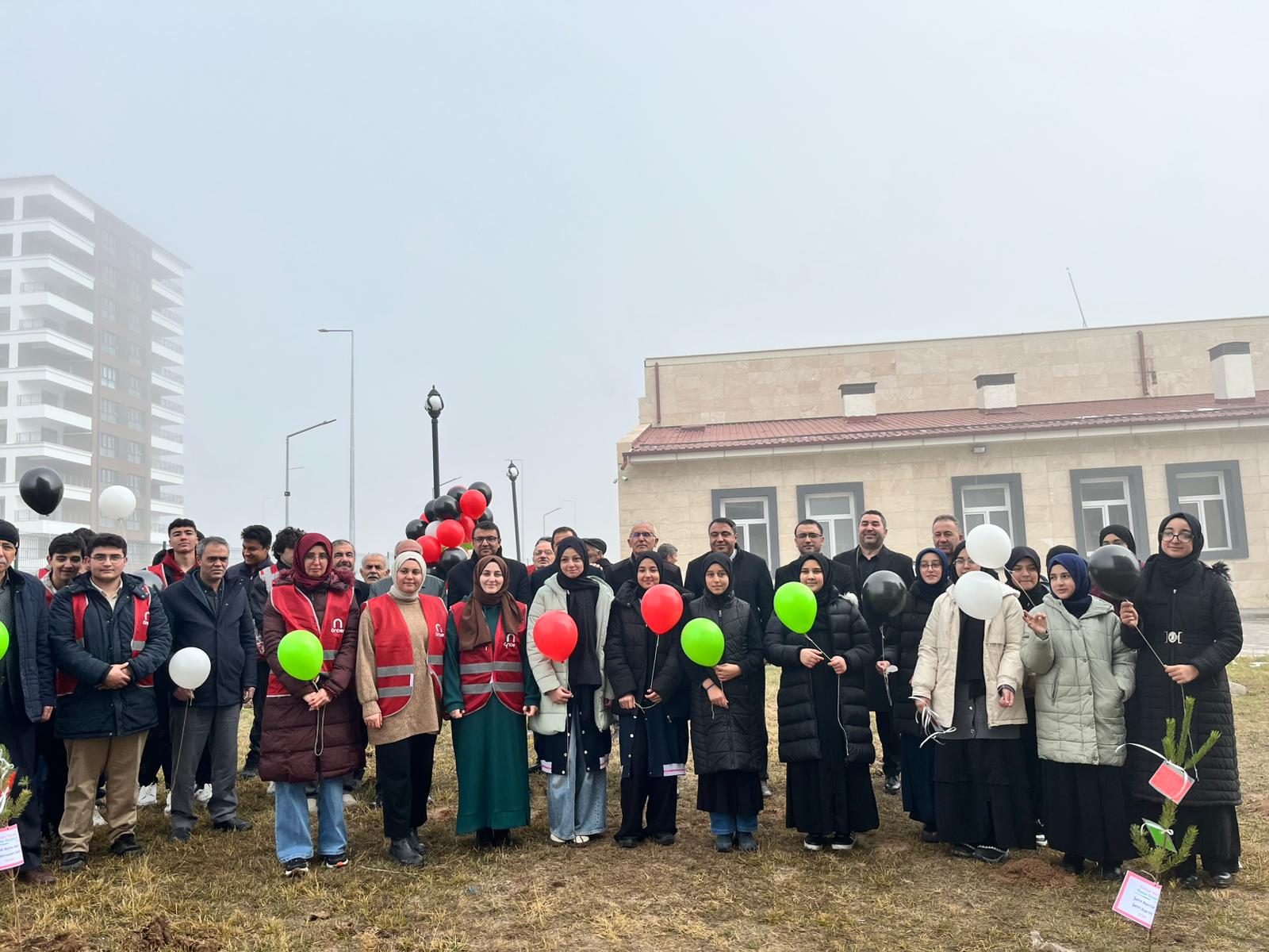 TÜRKİYE YEŞERİYOR, GAZZE GÜÇLENİYOR TÜRKİYE YEŞERİYOR, GAZZE GÜÇLENİYOR