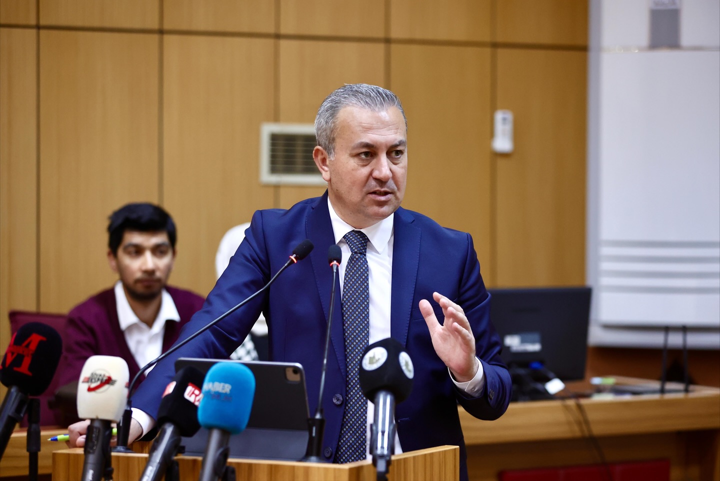 Sivas Belediye Başkanı Adem Uzun, Mecliste konuştu Suyu israf edenlere ceza gelecek Sivas Belediye Başkanı Adem Uzun, Mecliste konuştu Suyu israf edenlere ceza gelecek