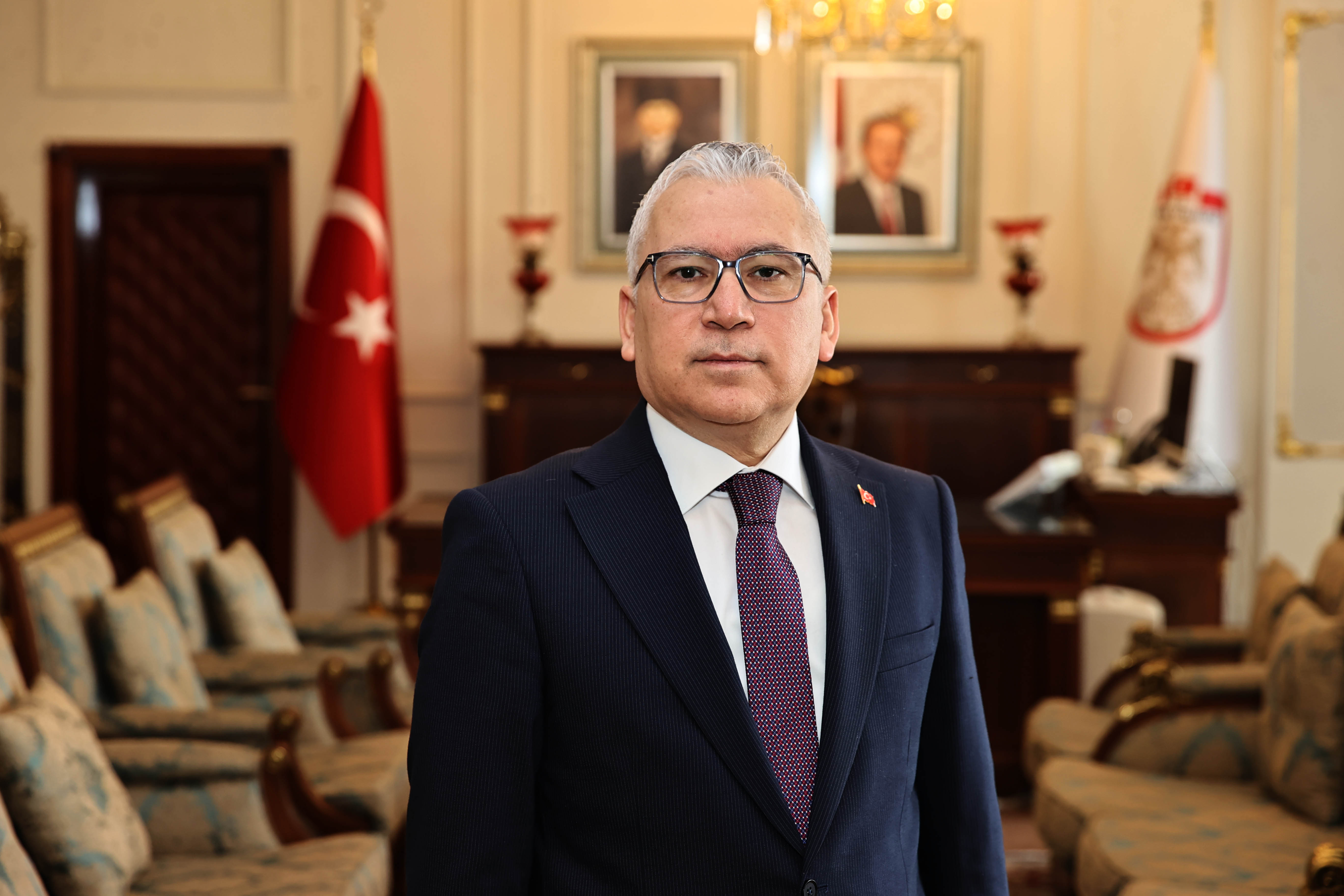 Sivas Valisi Dr. Yılmaz Şimşek'in Öğretmenler Günü Mesajı Sivas Valisi Dr. Yılmaz Şimşek'in Öğretmenler Günü Mesajı