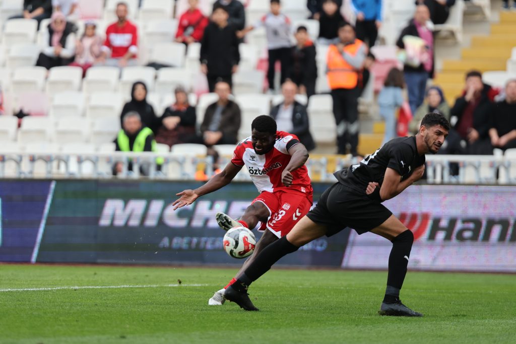 Yiğidolar 10 Kişiyle Kazandı! Yiğidolar 10 Kişiyle Kazandı!