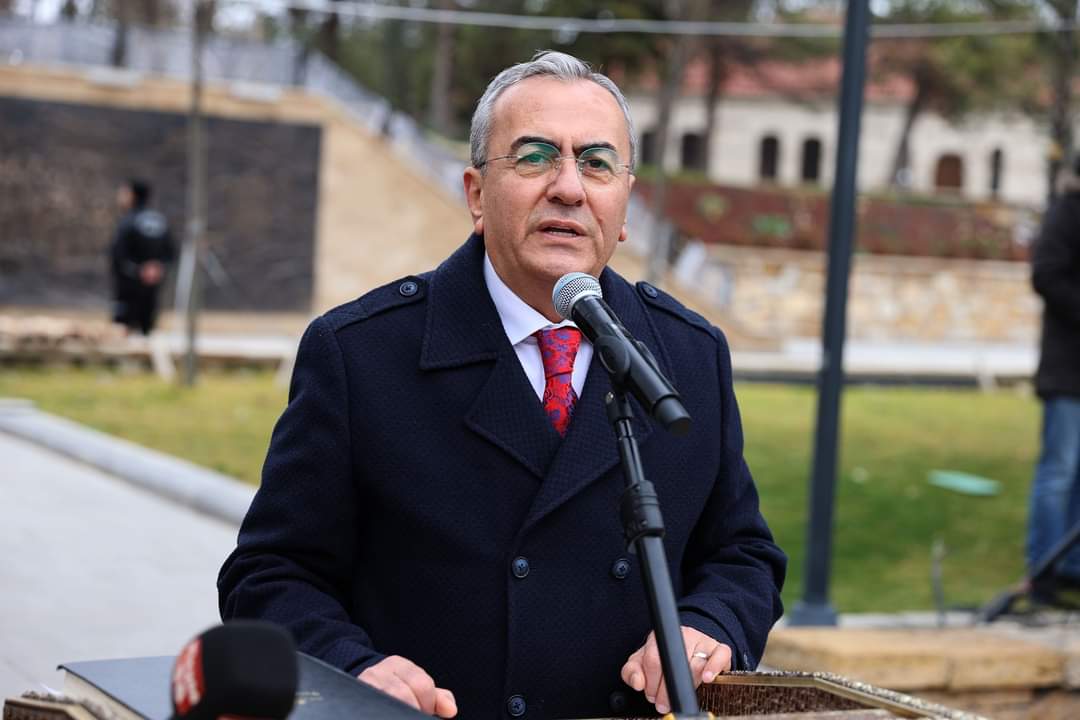 Sivas Kent Konseyi Başkanı A. Necip Günaydın’ın Atatürk’ün Vefatının 87. Yıl Dönümünde Yayınladığı Anma Mesajı Sivas Kent Konseyi Başkanı A. Necip Günaydın’ın Atatürk’ün Vefatının 87. Yıl Dönümünde Yayınladığı Anma Mesajı