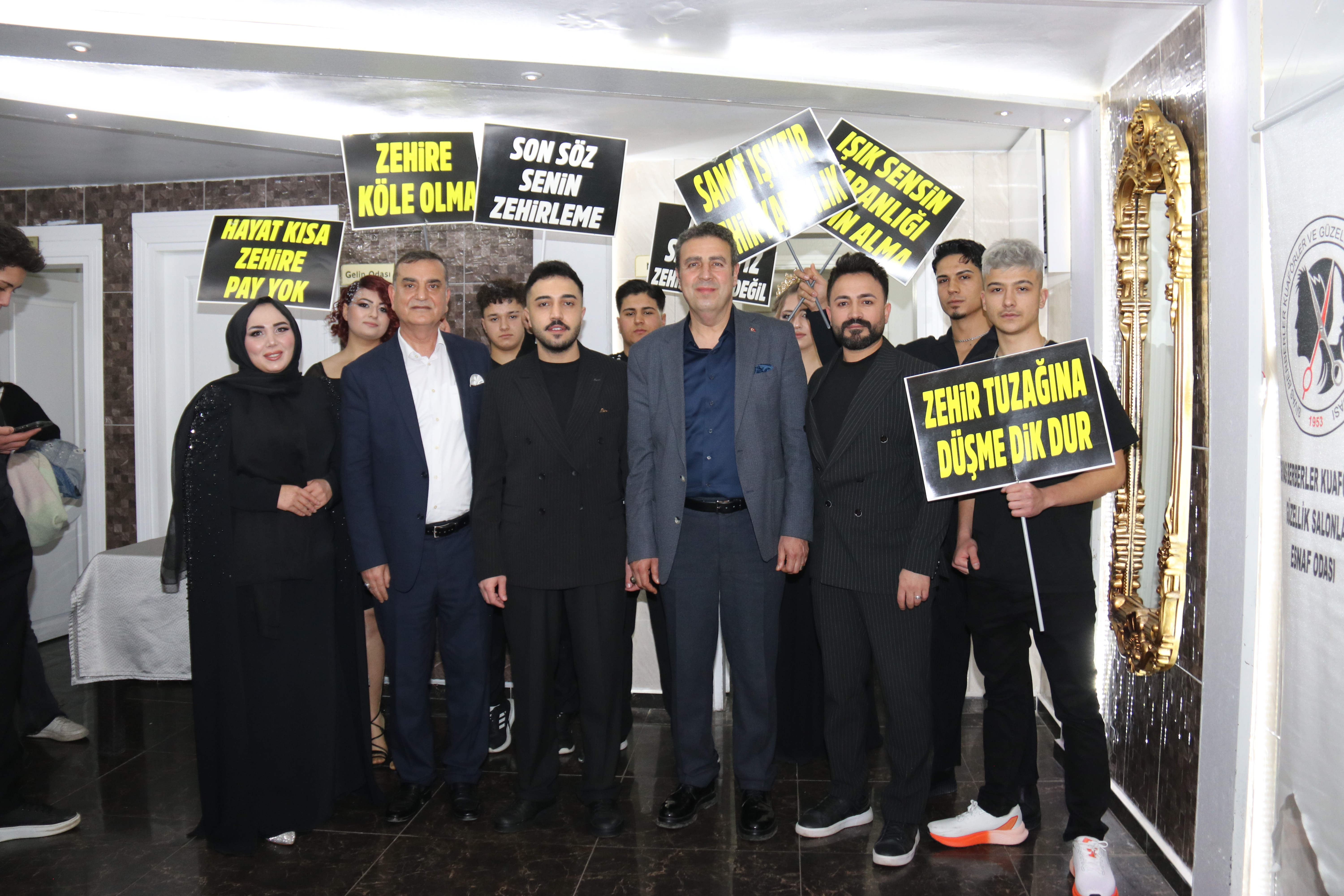 UYUŞTURUCU İLE MÜCADELEYE KUAFÖRLERDEN DESTEK