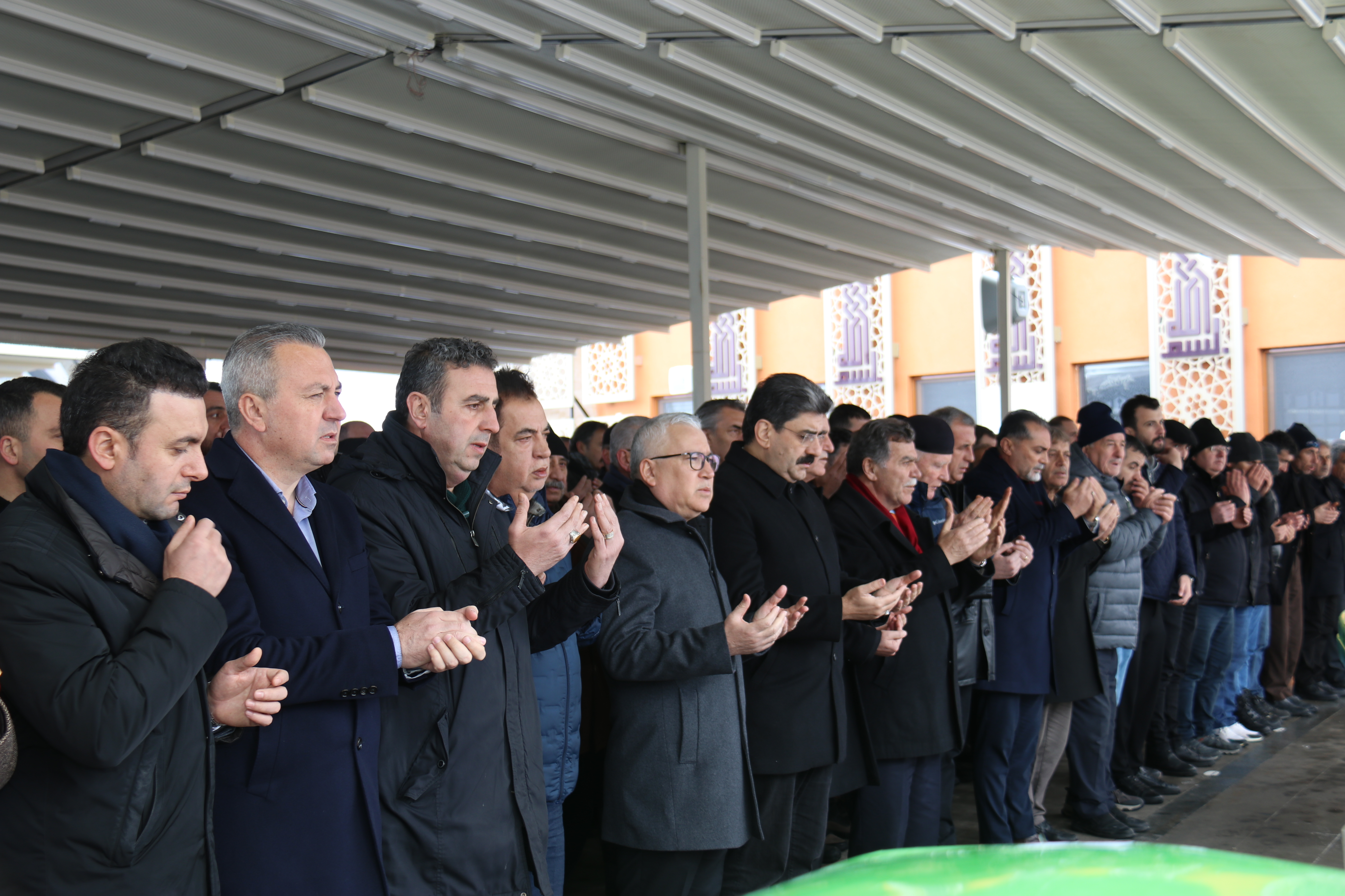 YÜKSEL DEMİRGİL SON YOLCULUĞUNA UĞURLANDI YÜKSEL DEMİRGİL SON YOLCULUĞUNA UĞURLANDI