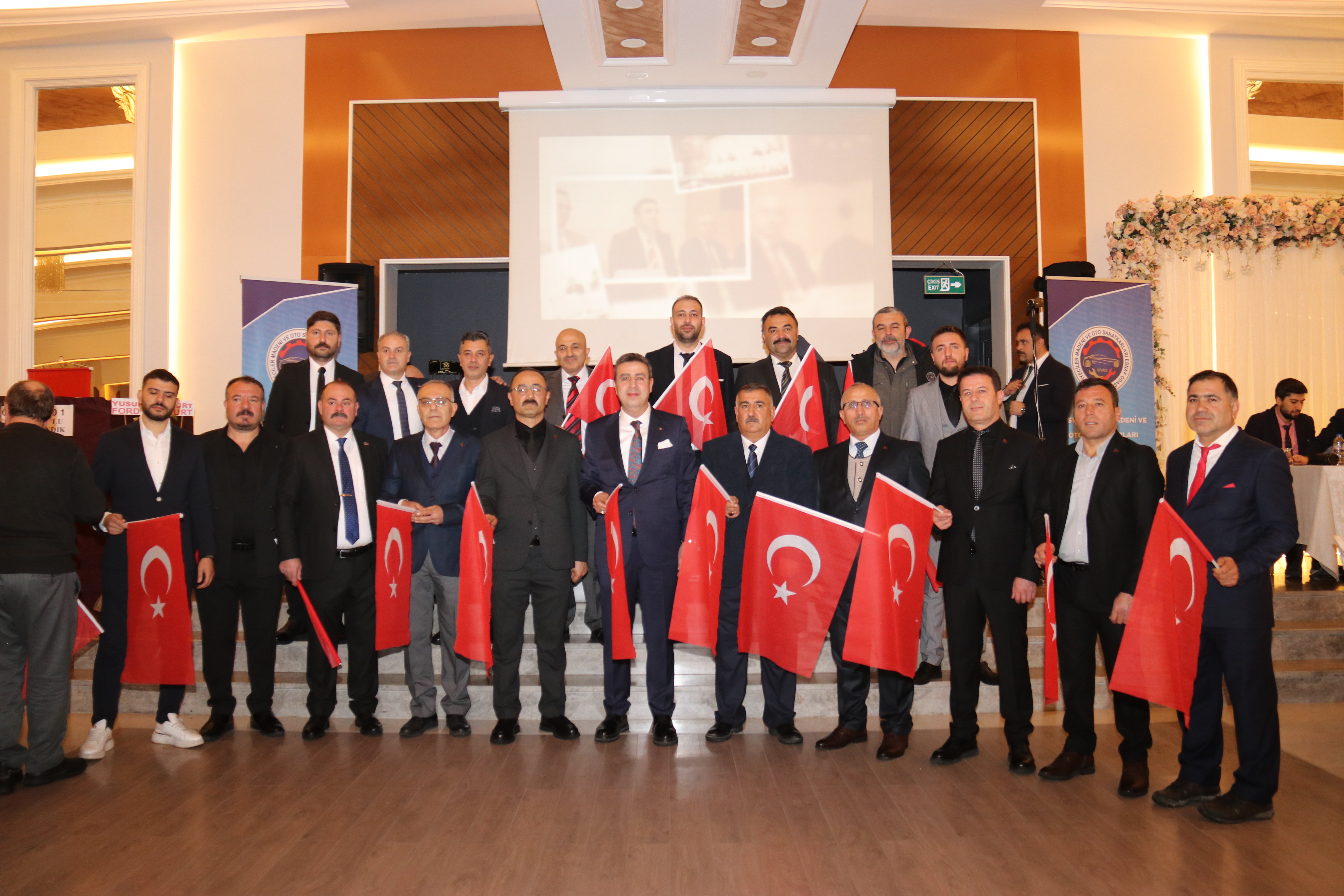 HAKAN DEMİRGİL GÜVEN TAZELEDİ HAKAN DEMİRGİL GÜVEN TAZELEDİ