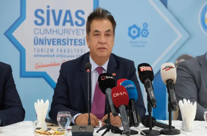 Şengönül"Üniversite Hastanesinin 2025’in sonuna doğru tamamlanmasını ve sonrasında taşınma sürecini geçirip bir an önce halkımıza hizmet vermesi için elimizden geleni yapacağız"