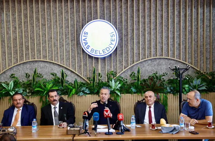 YANGINDA MAHSUR KALAN 1 KİŞİYİ İTFAİYE KURTARDI