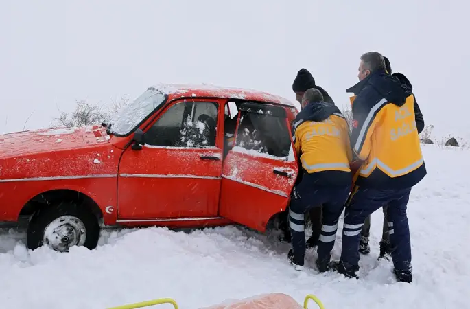 Vali Yılmaz Şimşek ilimizde faaliyet gösteren yazılı ve görsel medyanın temsilcileri akşam yemeğinde  ile bir araya geldi