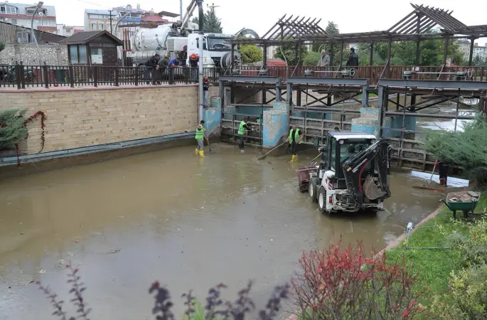 Belediye Başkan Adem Uzun çalışmalarına hızlı başladı