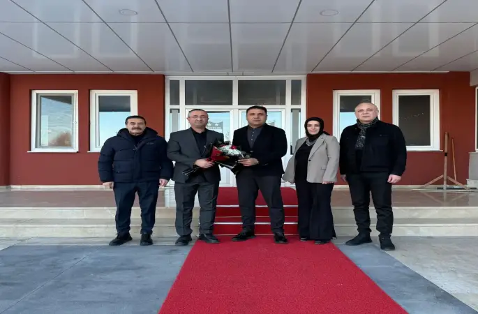 CHP Merkez İlçe Başkanı Ergüder Sümbüloğlu Sivasspor Başkanı Bahattin Eken'i ziyaret etti