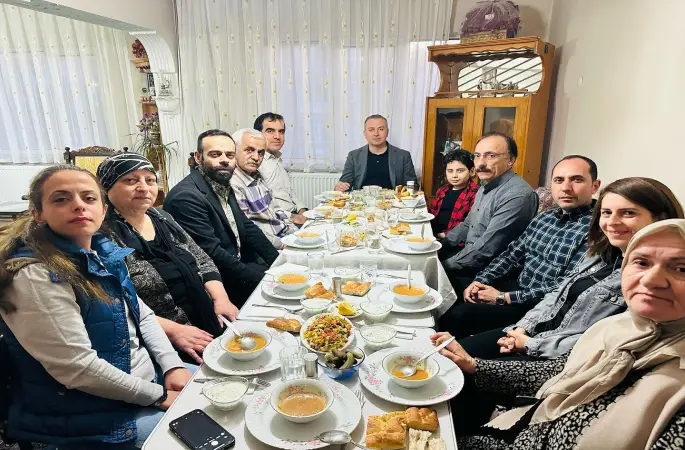 Başkan Uzun bugünkü İftarını Şehit Erhan Üstündağ'ın Ailesiyle yaptı