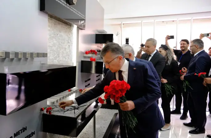 2 Temmuz 1993'te Madımak Oteli'nde yaşanan olayda hayatını kaybedenler anıldı