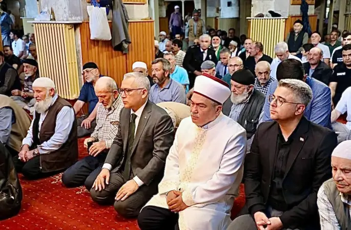 Sivas Ulu Camii’nde 15 Temmuz Şehitleri İçin Anlamlı Mevlit Programı