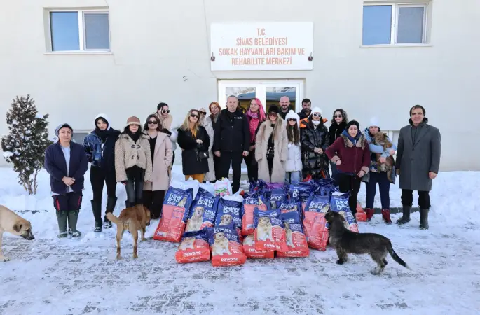 Soğuk kış günlerinde can dostlarımızı yalnız bırakmayan tüm hayvanseverlere teşekkür ediyoruz.
