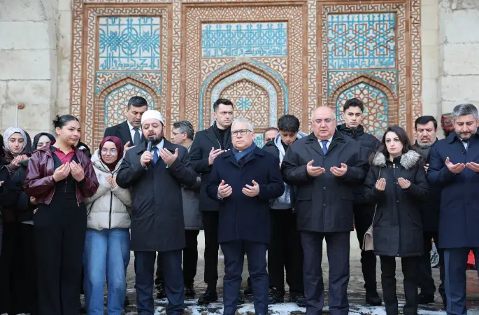 Selçuklu Sultanı 1. İzzeddin Keykavus, ölümünün 806. yıl dönümünde Şifaiye Medresesi’ndeki türbesi başında dualarla anıldı