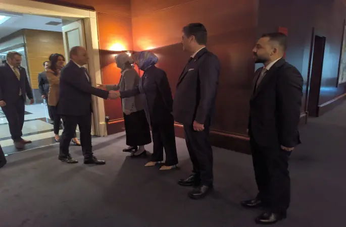 AK Parti Kadın Kolları Genel Başkan Yardımcısı ve Sivas Miletvekili Rukiye Toy'un da içerisinde olduğu heyet siyasi parti temsilcileriyle bayramlaştı