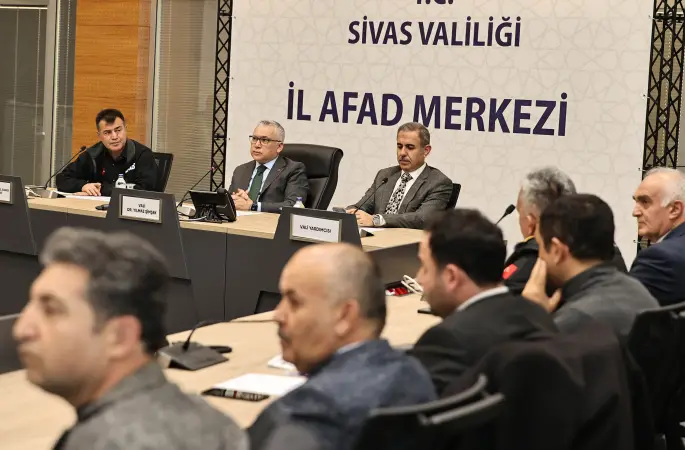 Vali Şimşek: Ekiplerimiz 7/24 Sahada