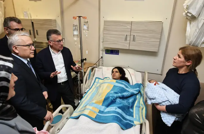 Vali Yılmaz Şimşek, Yeni Yılı Ziyaretler İle Karşıladı