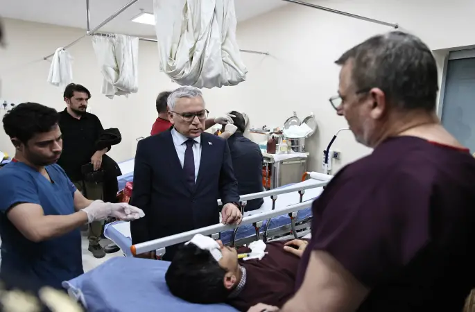 Vali Yılmaz Şimşek, Kaza Yerinde İncelemelerde Bulundu