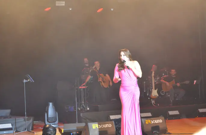 Funda Arar ile Arabesk Gecesi düzenlendi