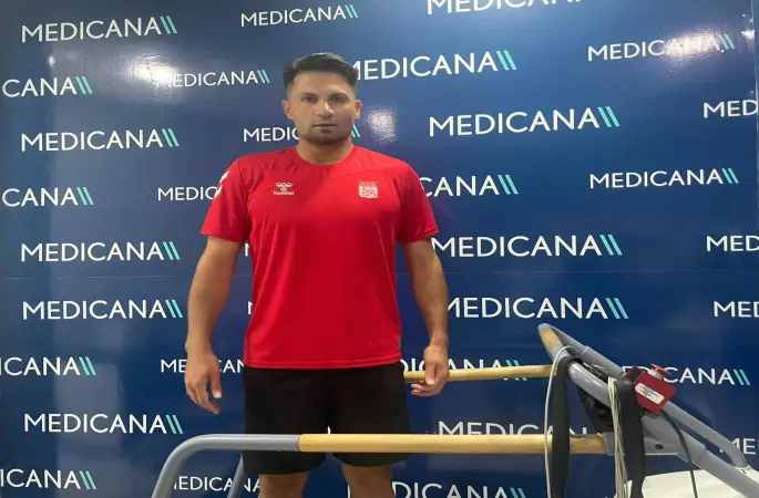 Futbolcular Medicana'da Sağlık Kontrolünden Geçti