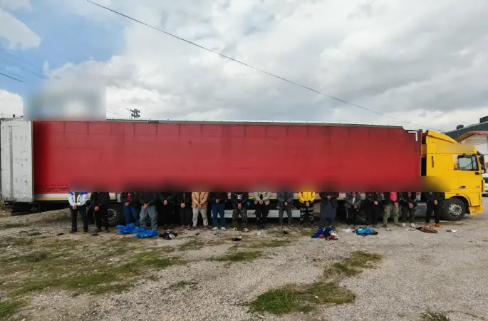 GÖÇMEN KAÇAKÇILIĞI VE DÜZENSİZ GÖÇ İLE MÜCADELE