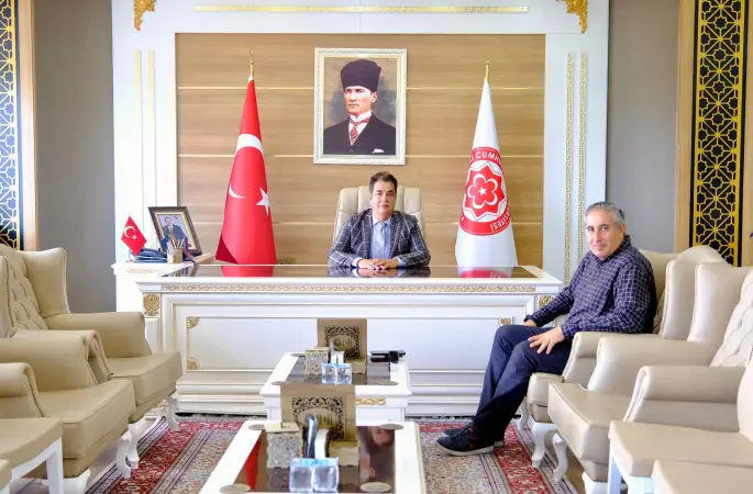 Gazetemizden Cumhuriyet Üniversitesi Rektörü Prof.Dr Ahmet Şengönül'e ziyaret