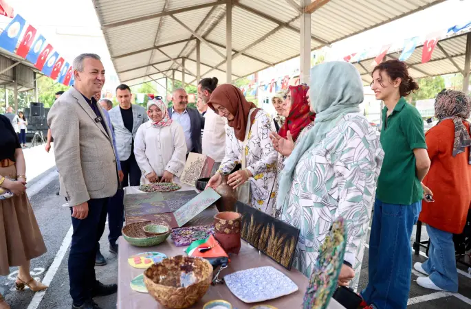 ÜRETİCİ KADINLAR VE İKİNCİ EL EŞYA PAZARI AÇILDI