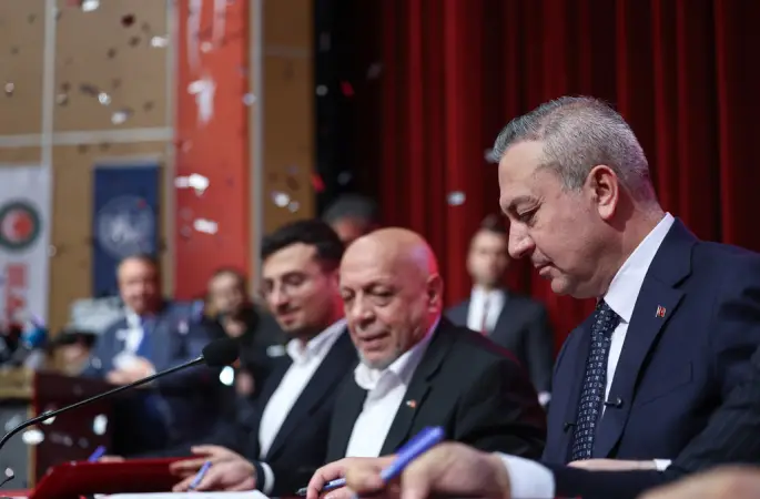 TOPLU SÖZLEŞME İŞÇİNİN YÜZÜNÜ GÜLDÜRDÜ