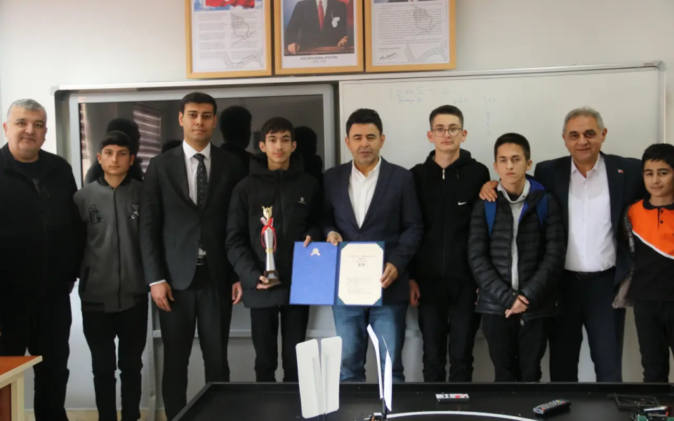 Bakan Yardımcısı Boyraz Gürün ve Altınyayla’da Okul Ziyaretlerinde Bulundu