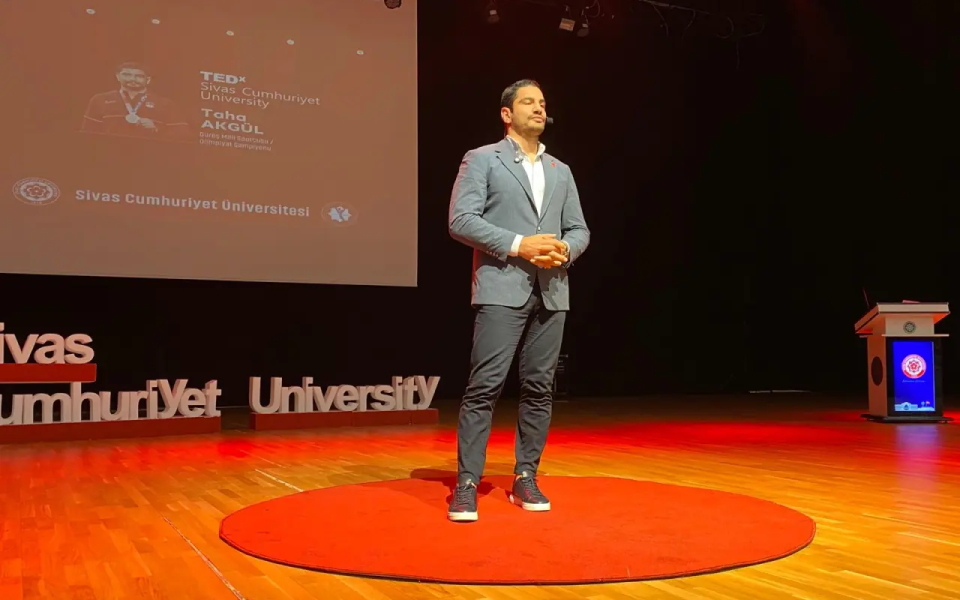 Taha Akgül’den Sivas’ta İlham Veren Hayat Hikayesi