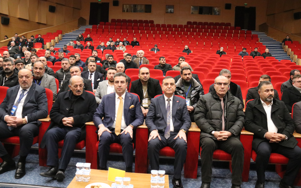 5 OY FARKLA AKGÜL YENIDEN BAŞKAN SEÇILDİ