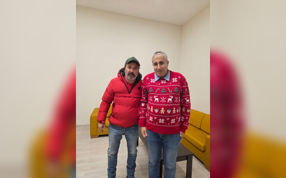 Ünlü Oyuncu Mustafa Üstündağ'dan TEDx Sivas’ta Gençlere Umut Aşılayan Konuşma