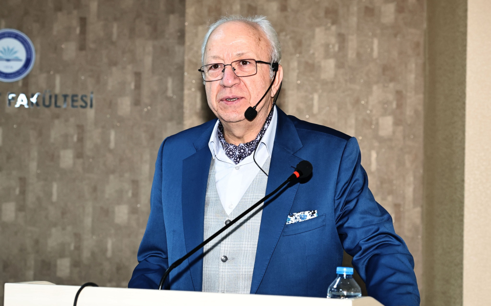 “Hayata 'EDEB'iyatla Hazırlanmak” konulu konferans düzenlendi