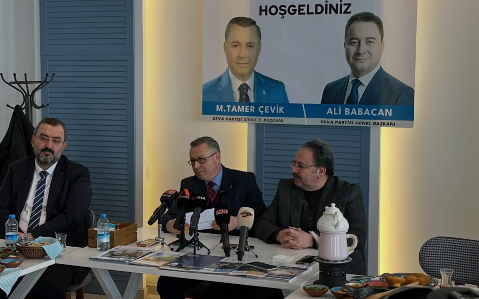 DEVA Partisi Sivas İl Başkanı Çevik: “Vatandaşlar Geçim Sıkıntısıyla Boğuşuyor”