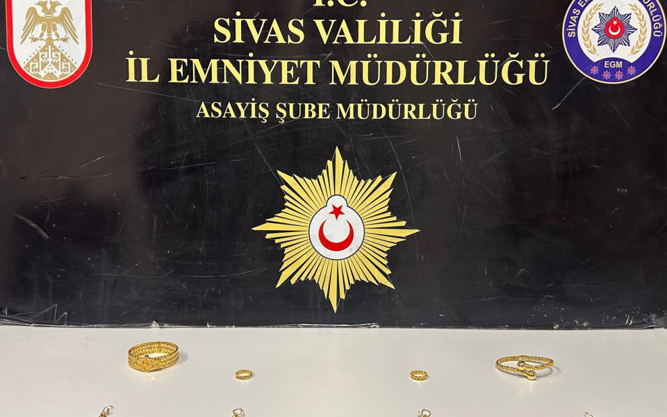 EVLİLİK VAADİYLE DOLANDIRICILIK ŞÜPHELİLERİ YAKALANDI