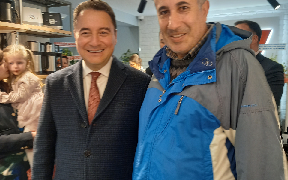 DEVA Partisi Genel Başkanı Ali Babacan: “Asgari ücretli ve emekli zammının yüzde 5'i enflasyonla gasbedildi”