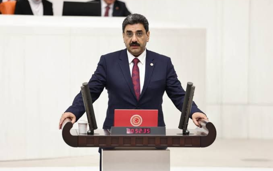 Hakan Aksu“Sivas’ın Sanayi Alanları Master Planı’nda yer almadığı” yönünde kamuoyunu yanıltmaya dönük bazı asılsız iddialar gündeme getirilmektedir"