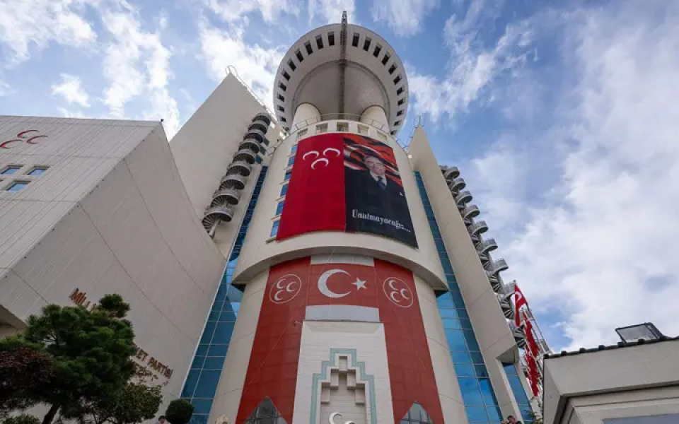 MHP iki günde altı il teşkilatını feshetti