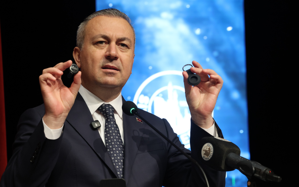 ÖZEL ÇOCUKLAR İÇİN GÜVENLİ ADIMLAR 100 ÖZEL ÇOCUĞA AKILLI TAKİP CİHAZI DAĞITILDI